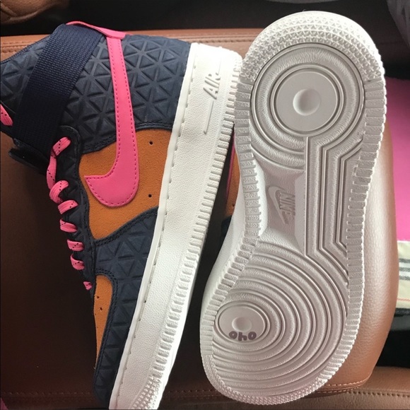 BNWOB NIKE AIRFORCE1 HOT KICKS 👟 BLU/PINK/ORAN 🥊 - Picture 3 of 3